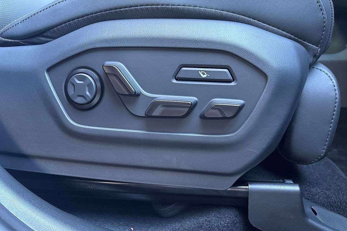 2025 Hyundai Santa Fe Hybrid Calligraphy MX5.V2