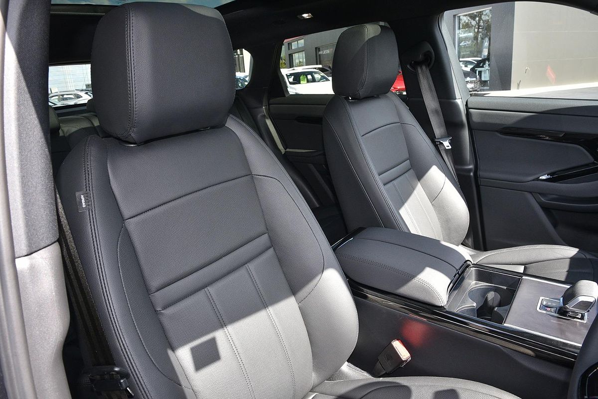 2025 Land Rover Range Rover Evoque P250 Dynamic SE L551