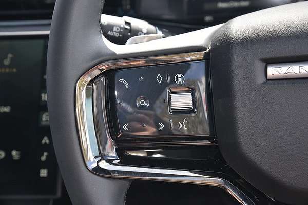 2025 Land Rover Range Rover Evoque P250 Dynamic SE L551