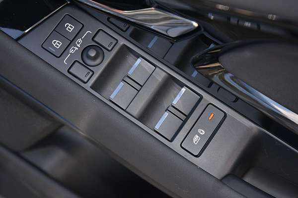 2025 Land Rover Range Rover Evoque P250 Dynamic SE L551