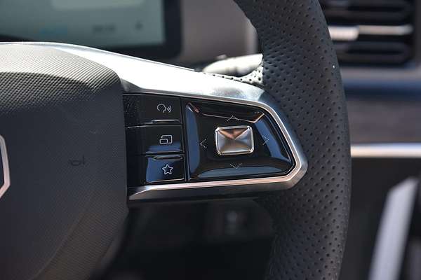 2025 MG QS Essence IS31