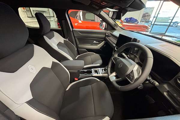 2025 Renault Duster Techno X1311