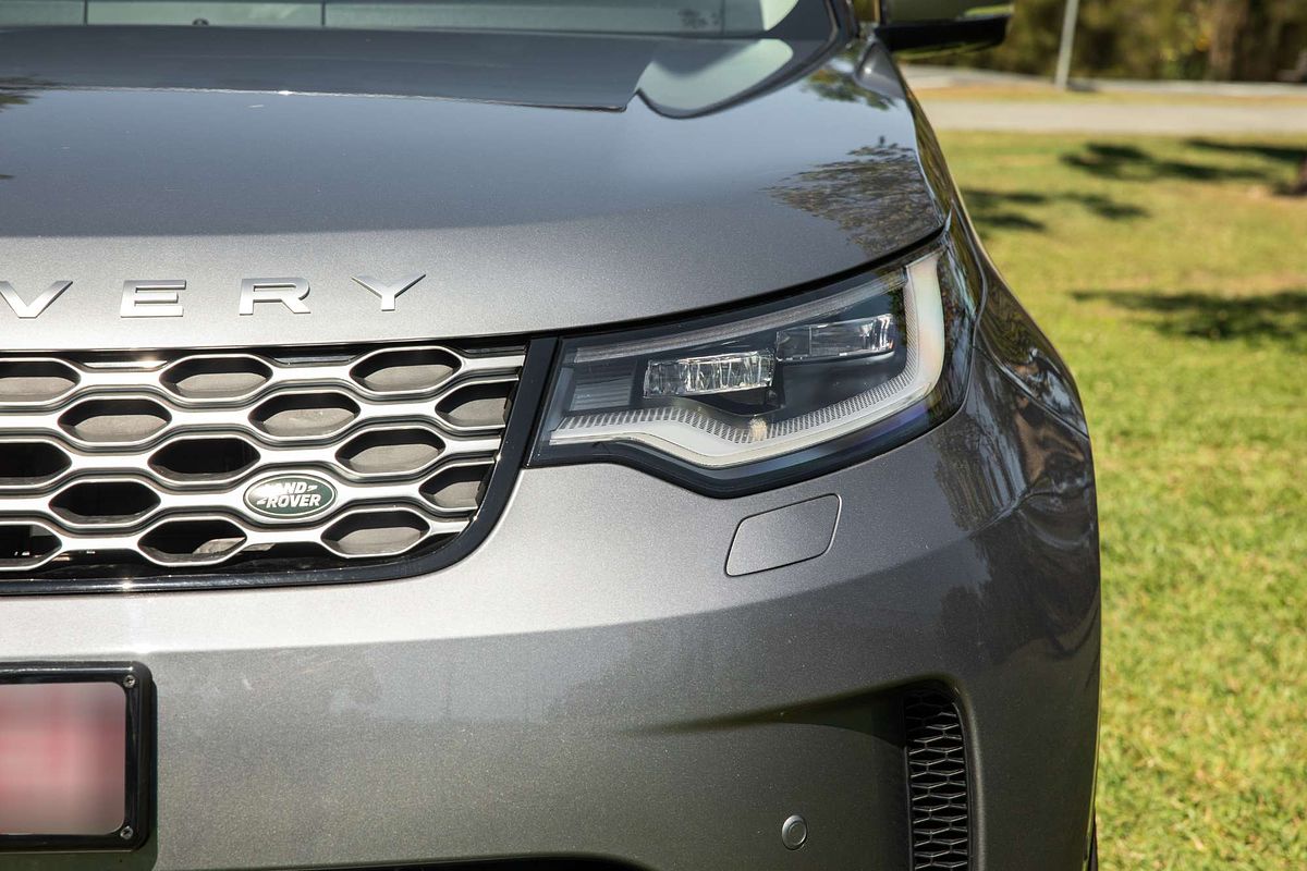 2022 Land Rover Discovery D300 SE Series 5