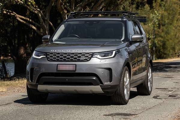 2022 Land Rover Discovery D300 SE Series 5