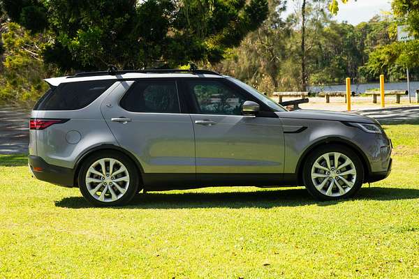 2022 Land Rover Discovery D300 SE Series 5