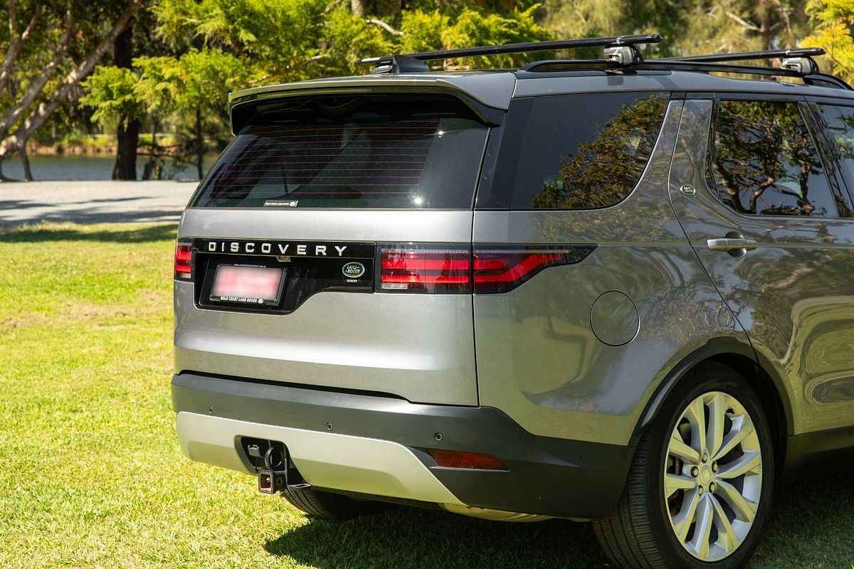 2022 Land Rover Discovery D300 SE Series 5