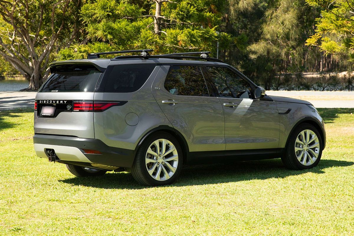 2022 Land Rover Discovery D300 SE Series 5