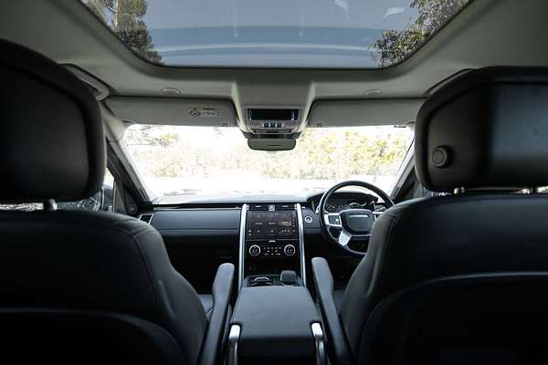 2022 Land Rover Discovery D300 SE Series 5