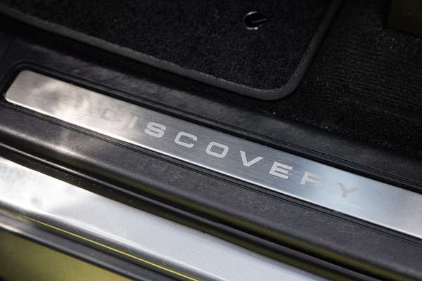 2022 Land Rover Discovery D300 SE Series 5