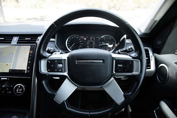 2022 Land Rover Discovery D300 SE Series 5
