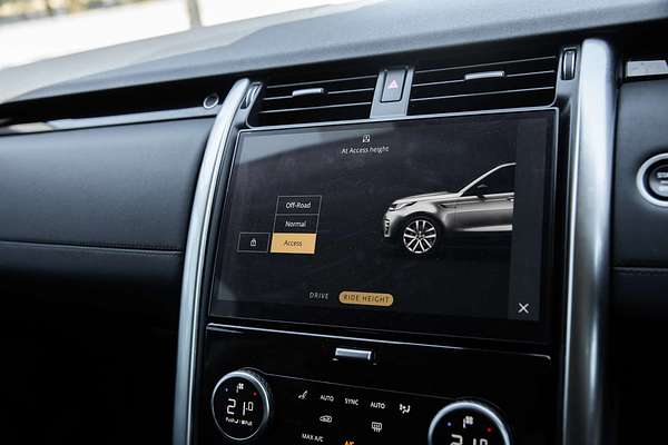 2022 Land Rover Discovery D300 SE Series 5