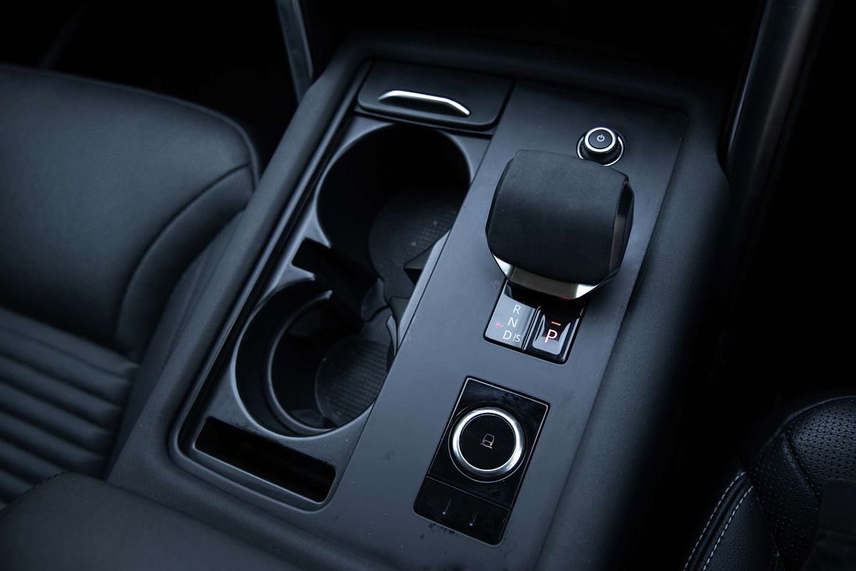 2022 Land Rover Discovery D300 SE Series 5