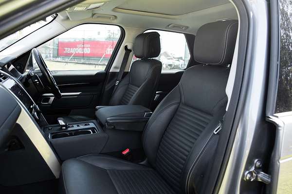2022 Land Rover Discovery D300 SE Series 5