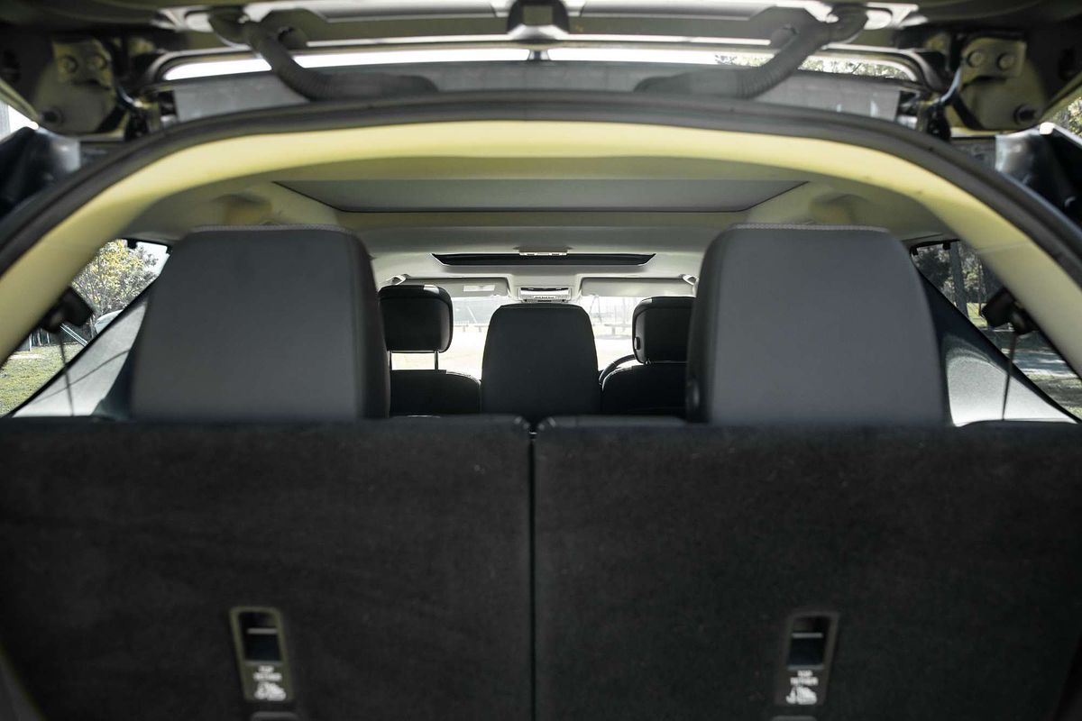 2022 Land Rover Discovery D300 SE Series 5