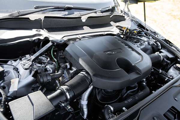 2022 Land Rover Discovery D300 SE Series 5