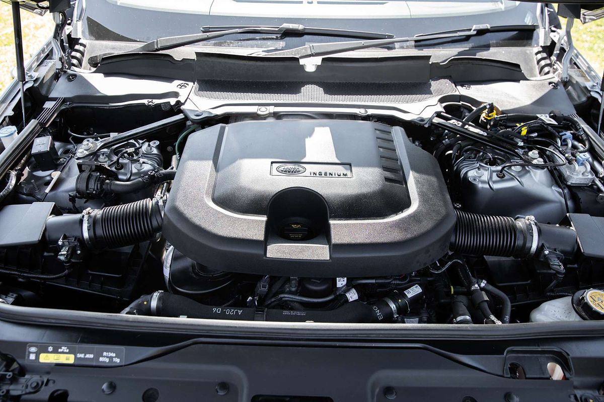 2022 Land Rover Discovery D300 SE Series 5