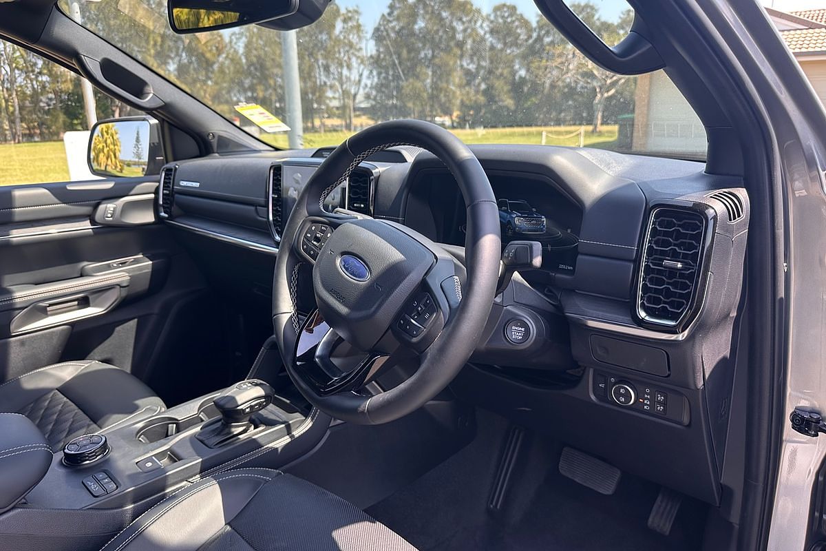 2025 Ford Everest Platinum  3.0L