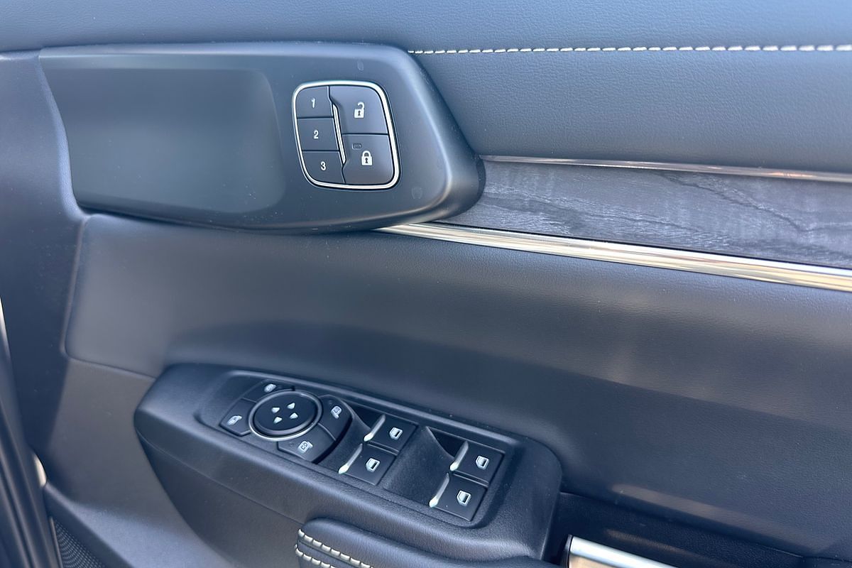 2025 Ford Everest Platinum  3.0L