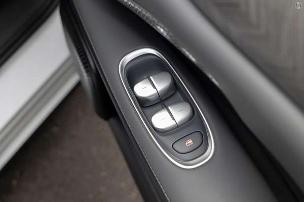 2025 MG IM6