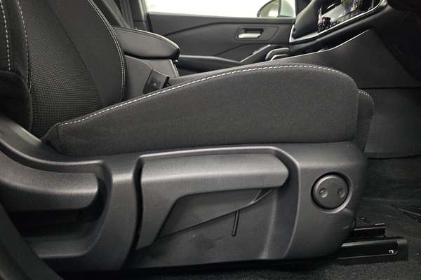 2025 Nissan QASHQAI ST-L J12