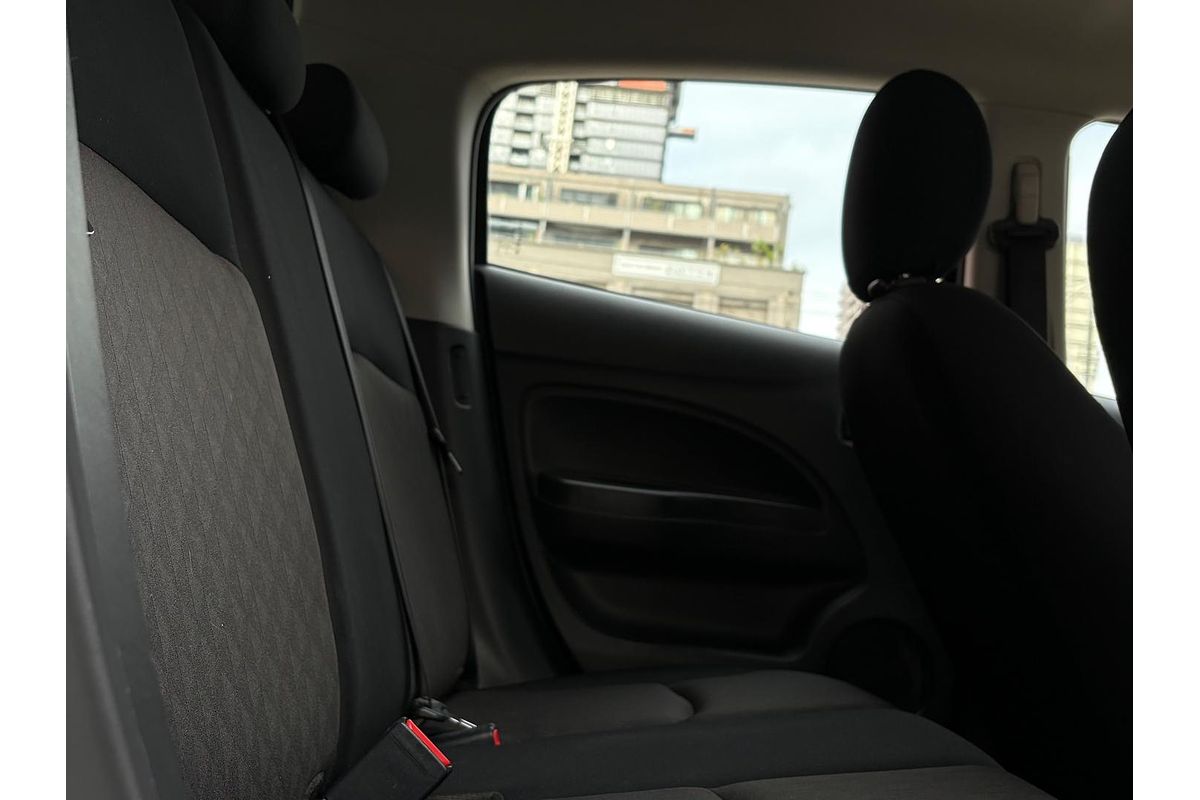 2020 Mitsubishi Mirage ES LB