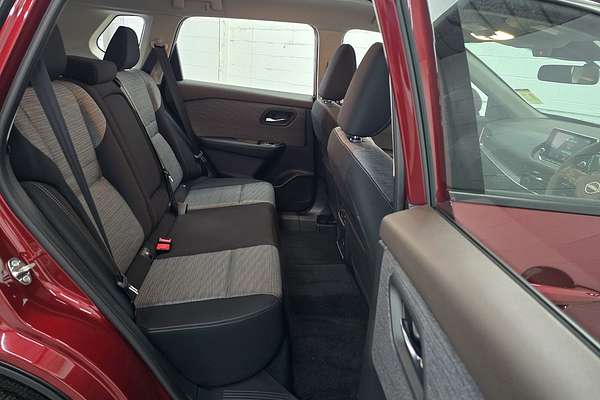 2025 Nissan X-TRAIL ST T33