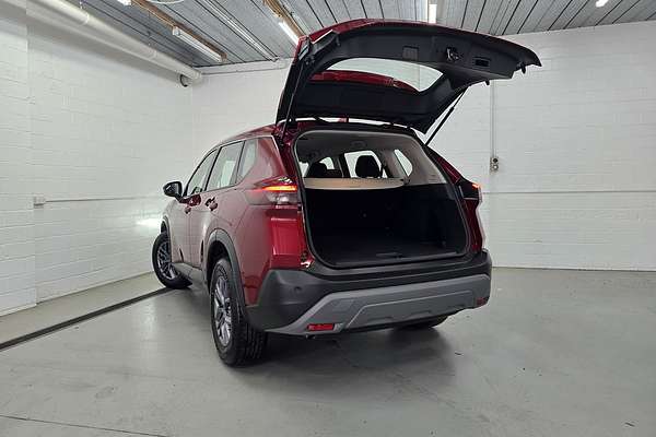 2025 Nissan X-TRAIL ST T33