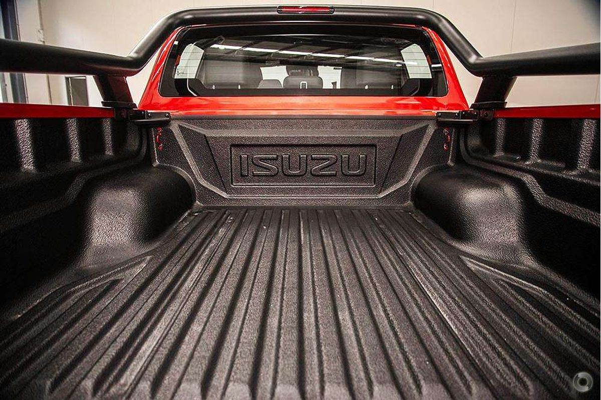 2025 Isuzu D-MAX BLADE 4X4