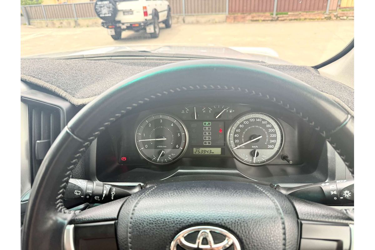 2016 Toyota Landcruiser GXL VDJ200R