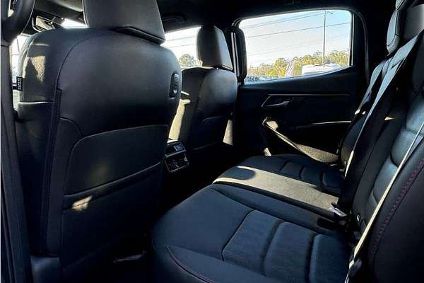 2025 Isuzu D-MAX X-TERRAIN 4X4