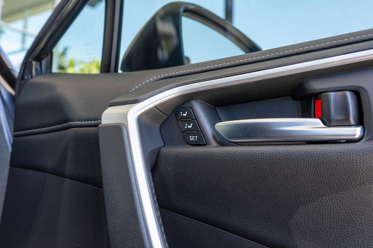 2020 Toyota RAV4 Cruiser MXAA52R