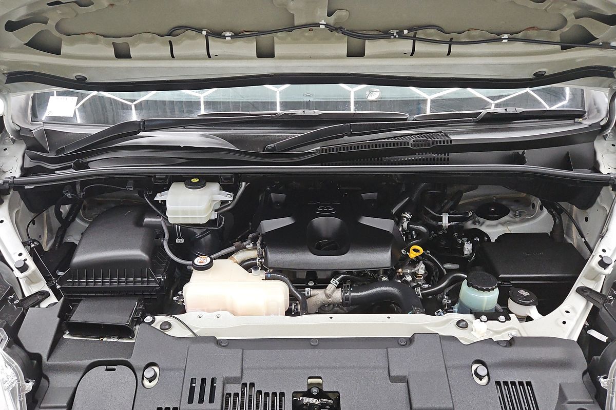 2019 Toyota Hiace Commuter GDH322R ELWB High Roof