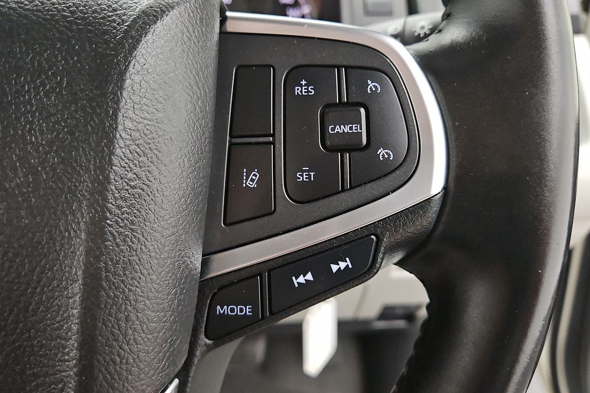2019 Toyota Hiace Commuter GDH322R ELWB High Roof