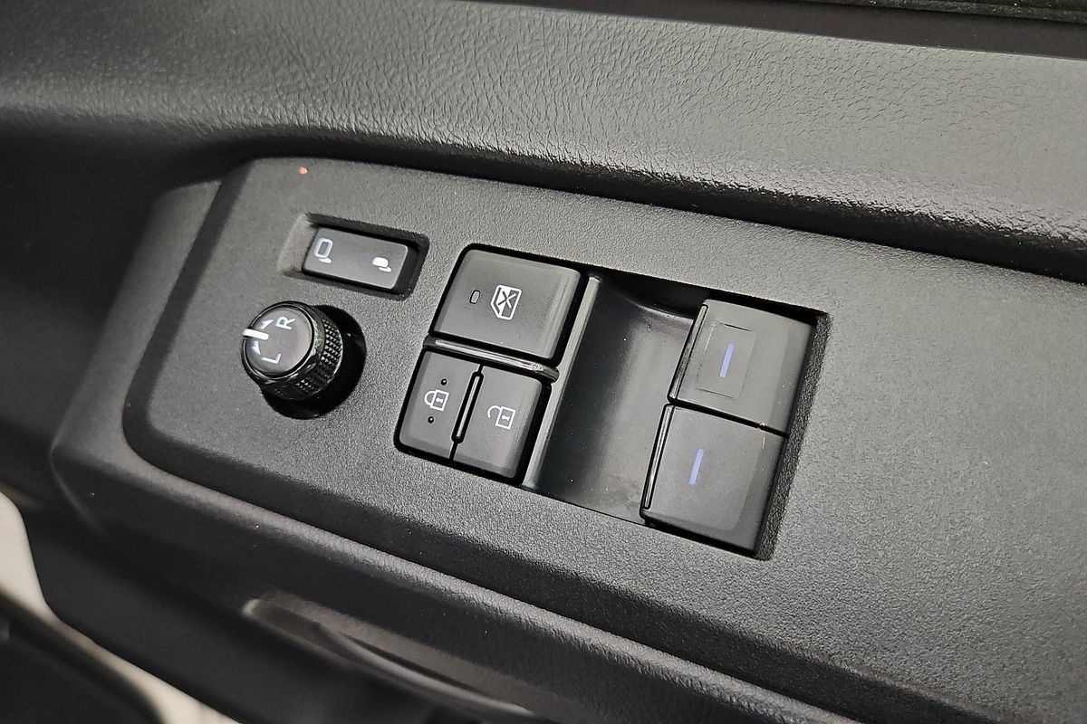 2019 Toyota Hiace Commuter GDH322R ELWB High Roof