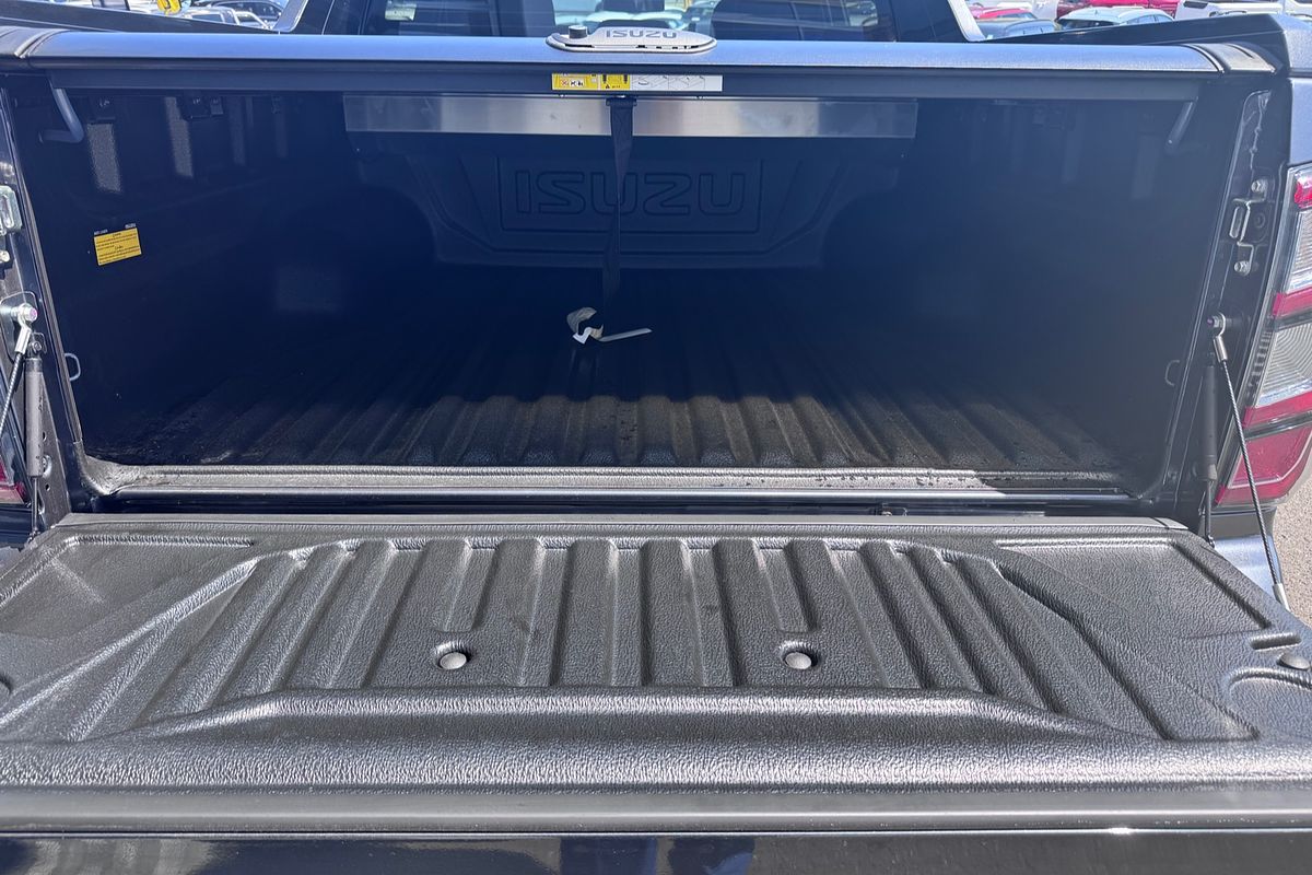 2025 Isuzu D-MAX X-TERRAIN 4X4