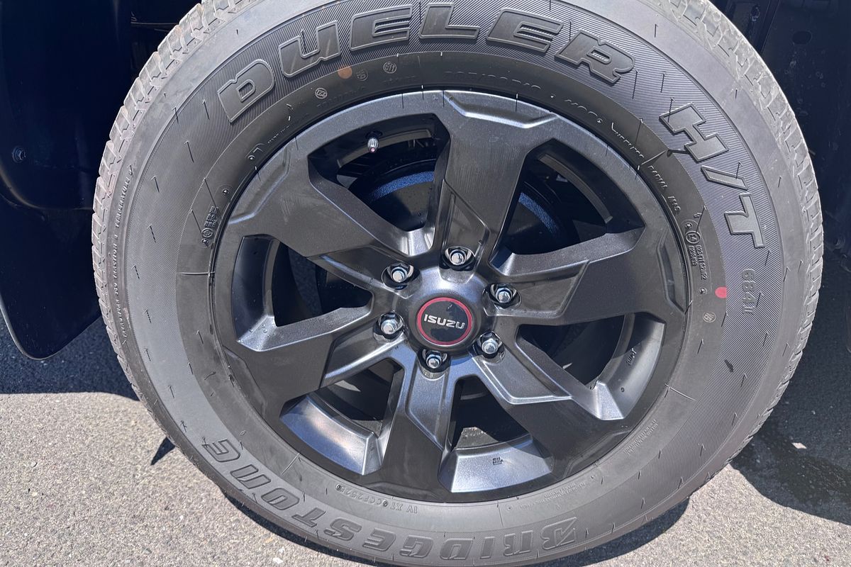 2025 Isuzu D-MAX X-TERRAIN 4X4