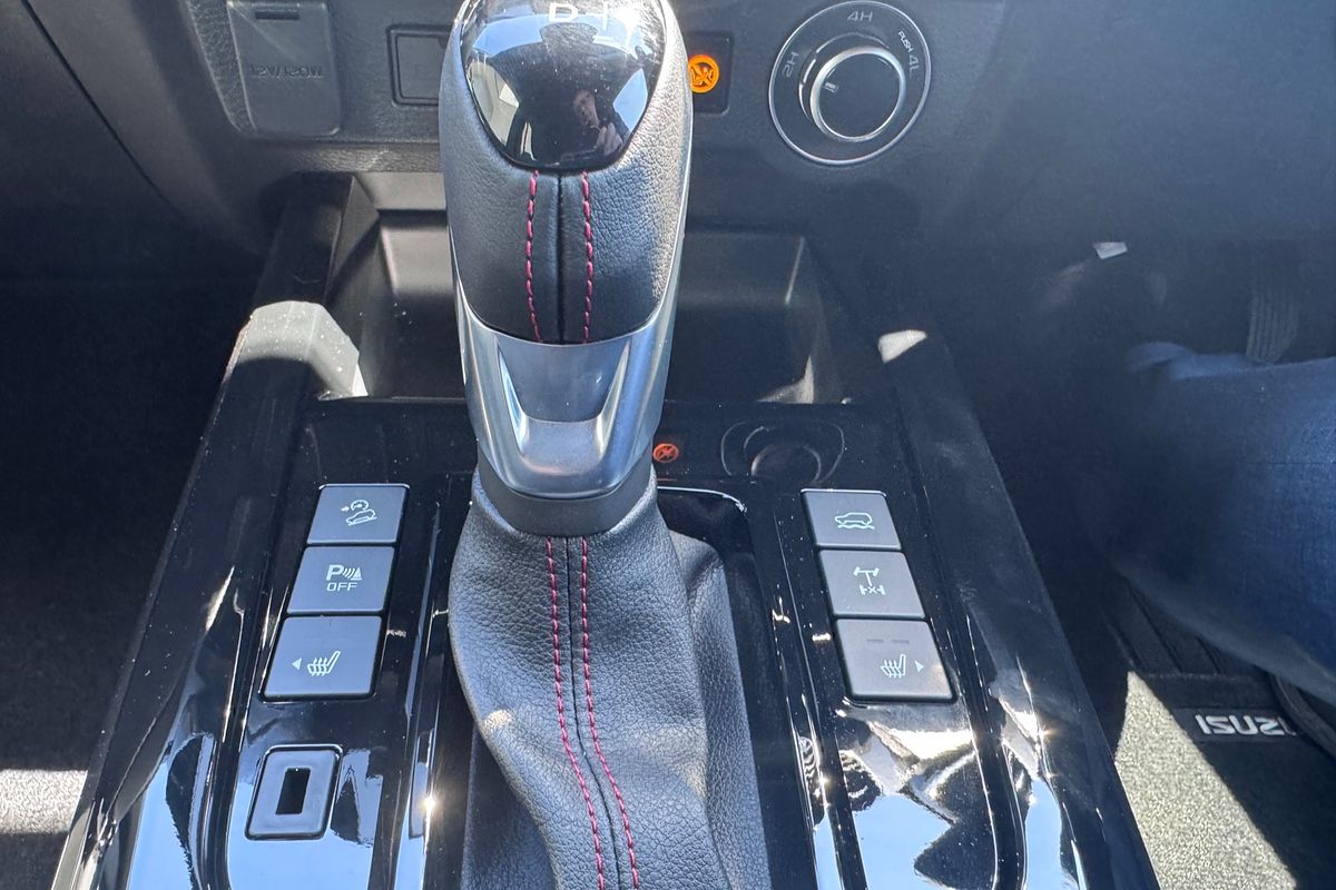 2025 Isuzu D-MAX X-TERRAIN 4X4
