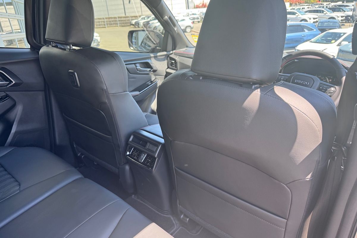 2025 Isuzu D-MAX X-TERRAIN 4X4