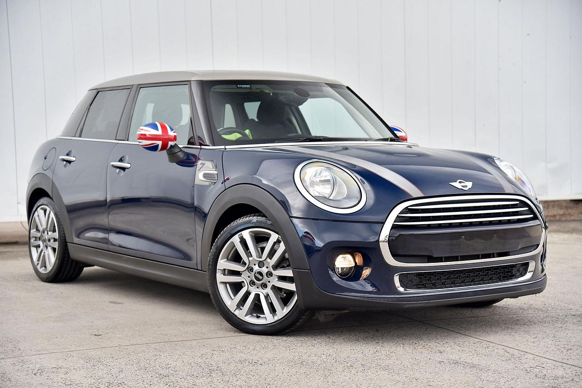 2017 MINI Cooper  F55