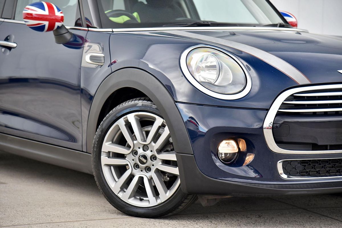 2017 MINI Cooper  F55