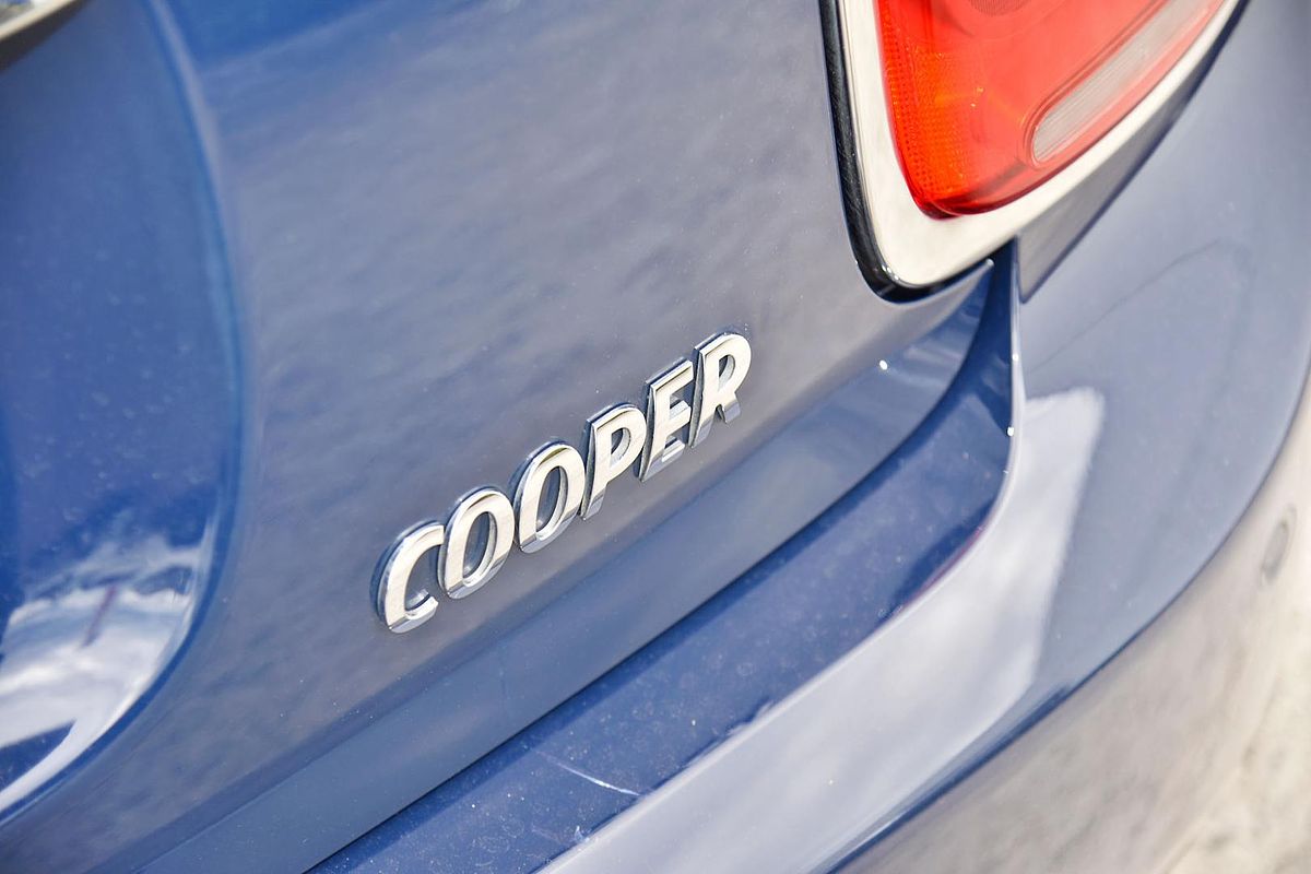 2017 MINI Cooper  F55