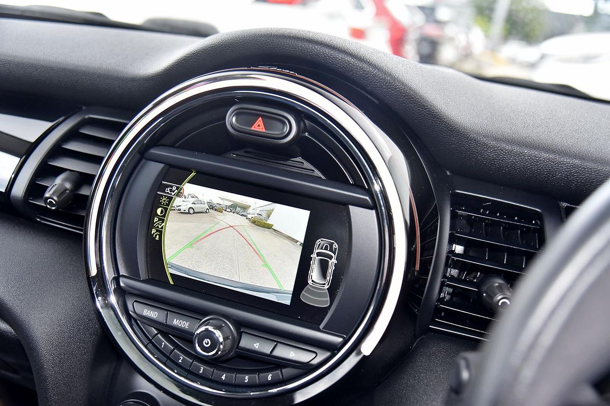 2017 MINI Cooper  F55