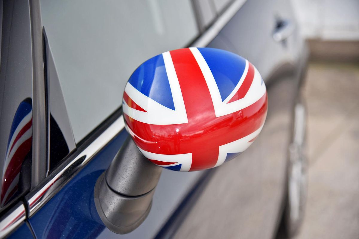 2017 MINI Cooper  F55