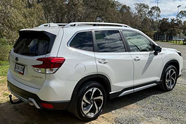 2022 Subaru Forester 2.5i-S S5
