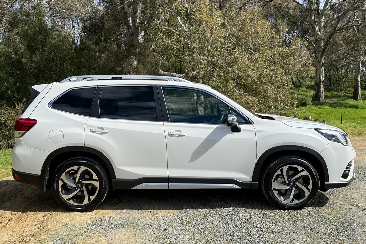 2022 Subaru Forester 2.5i-S S5