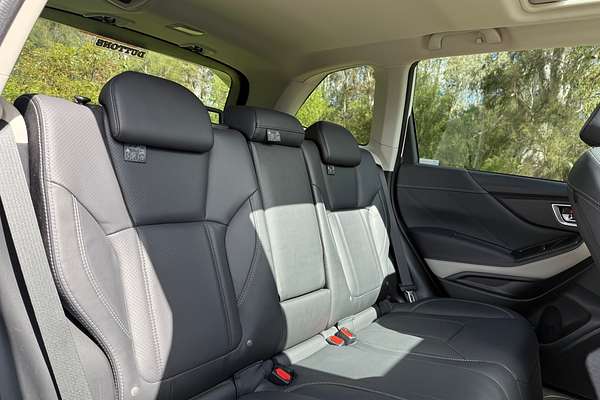 2022 Subaru Forester 2.5i-S S5