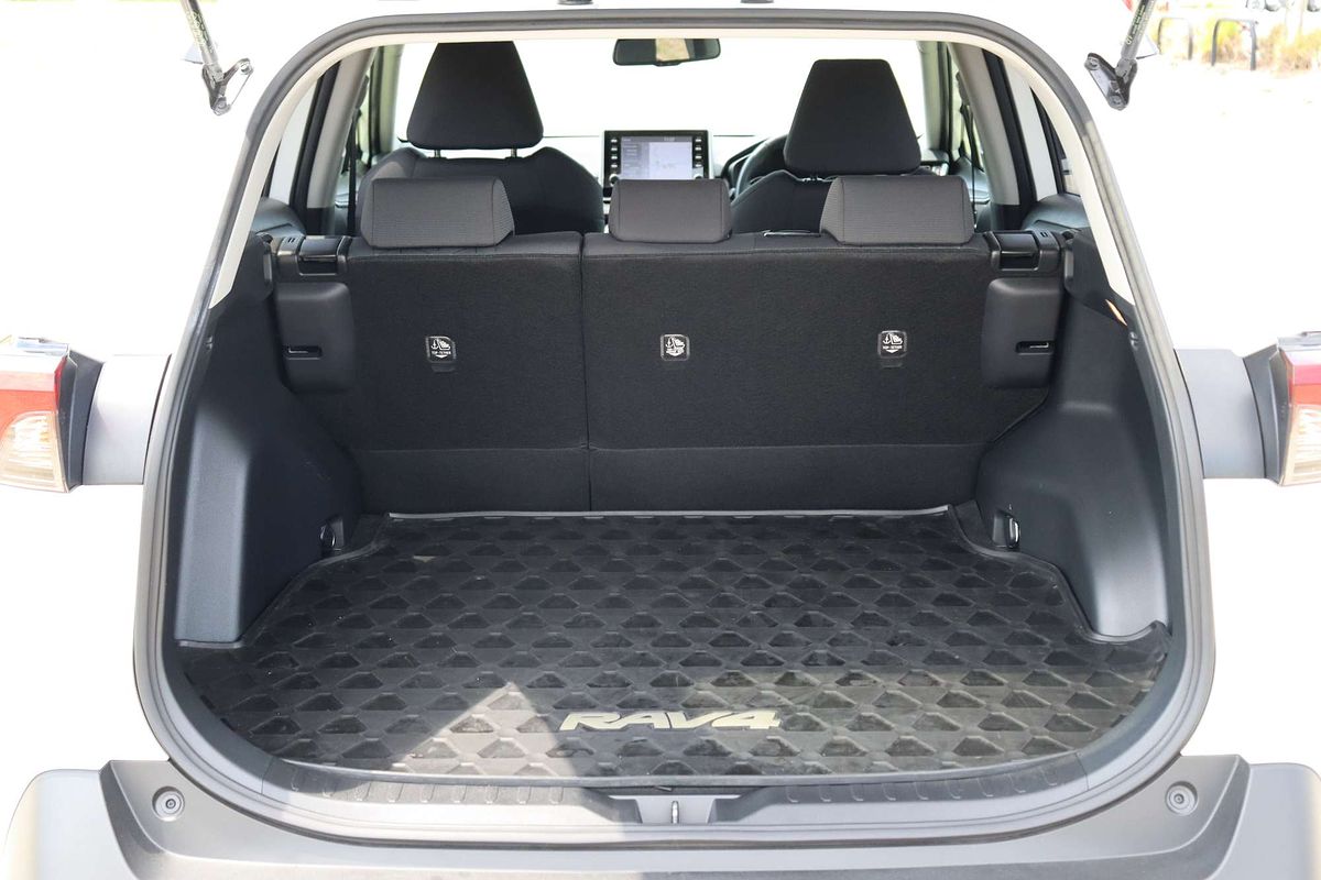 2020 Toyota RAV4 GXL MXAA52R