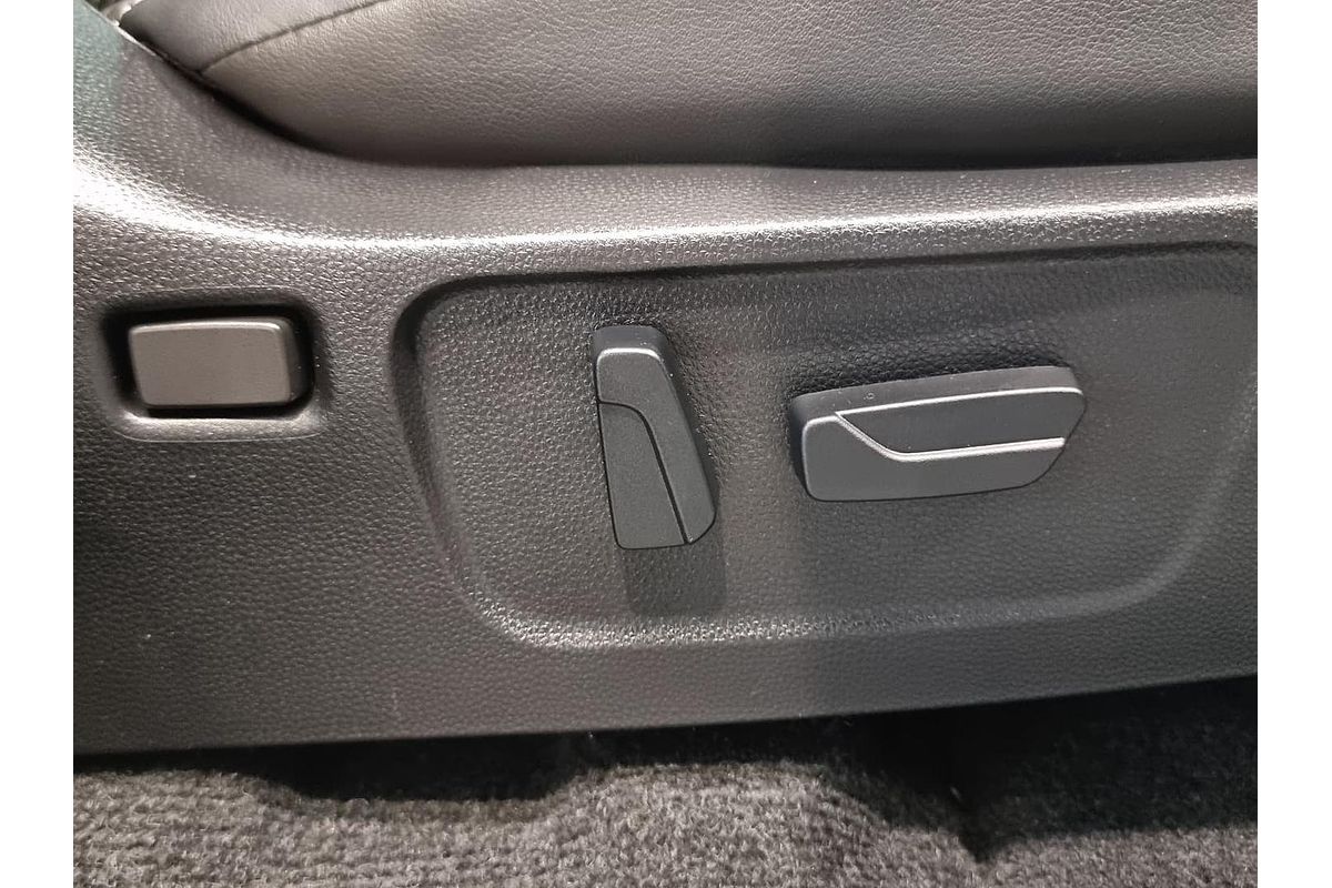 2024 Isuzu MU-X LS-T