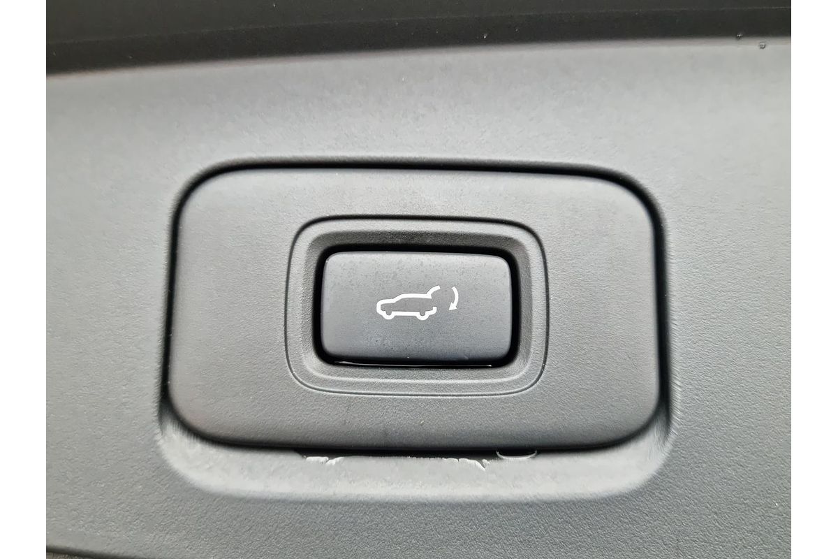 2024 Isuzu MU-X LS-T