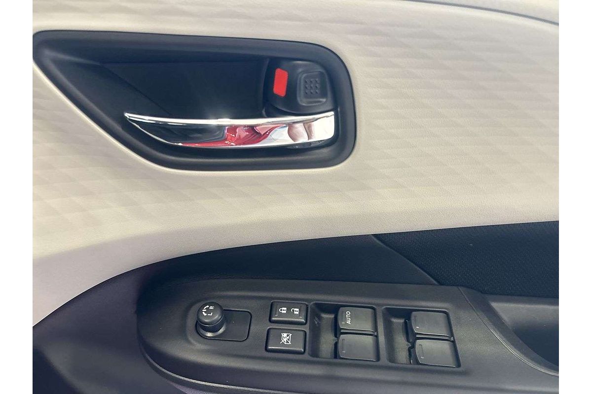 2025 Suzuki Swift Hybrid UZ